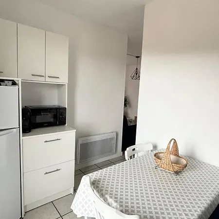 Apartamento F2 Avec Balcon Et Parking à 50m Des Thermes, Centre-ville - Animaux Acceptés - Fr-1-703-125